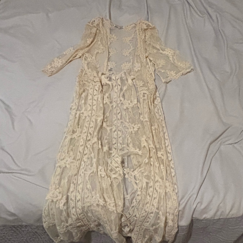Woven Heart Cream Lace Overlay